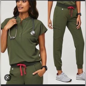 Dark Olive Green Figs Scrub Set